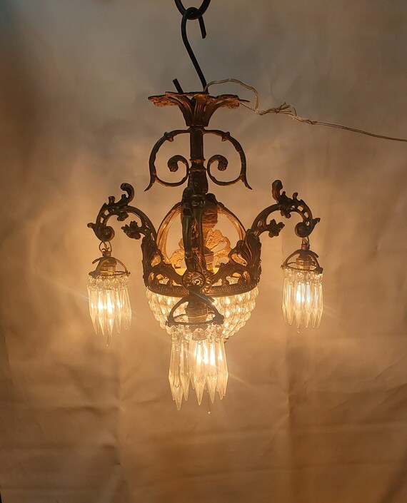 Small Crystals Ropes Acanthus Finial Icicle Prisms Ceiling Chandelier Antique Style Light Fitting
