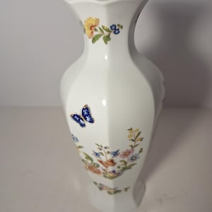 ローラアシュレイ　クリスタル花瓶 エッチング装飾 Laura Ashley Glass Vase - Etsy