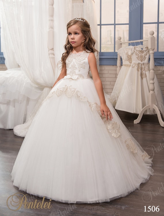 white flower girl dresses