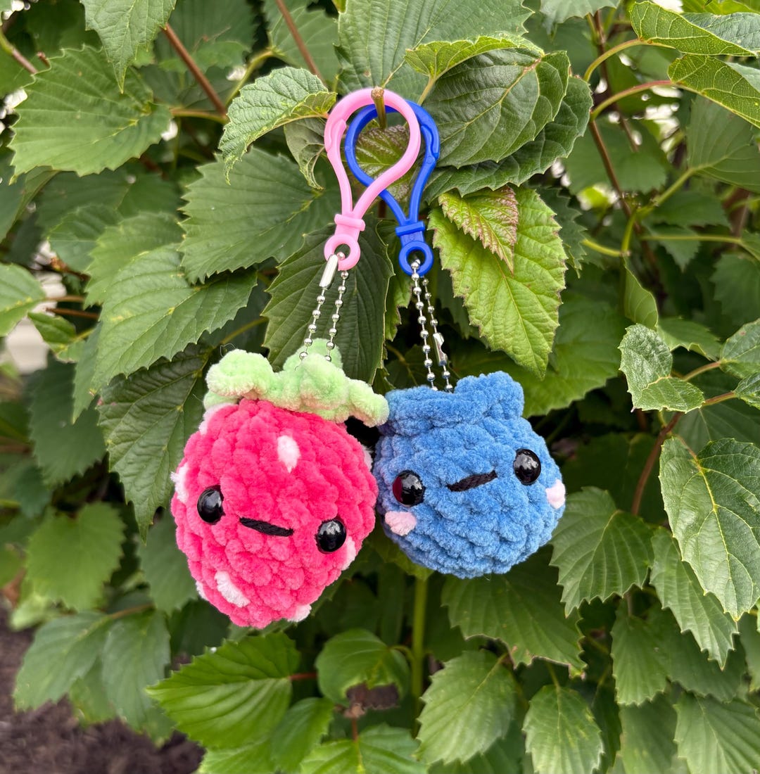 Crochet Berry Fruit Keychains, Strawberry Accessory, Blueberry ...