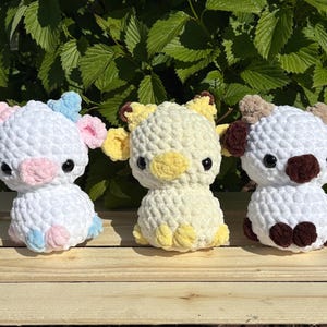 Crochet Cow Plushie, Mini Cow, Desk Pet, Crochet Cow Toy, Stuffed Animal, Custom Color Cow, Gift for Cow Lover