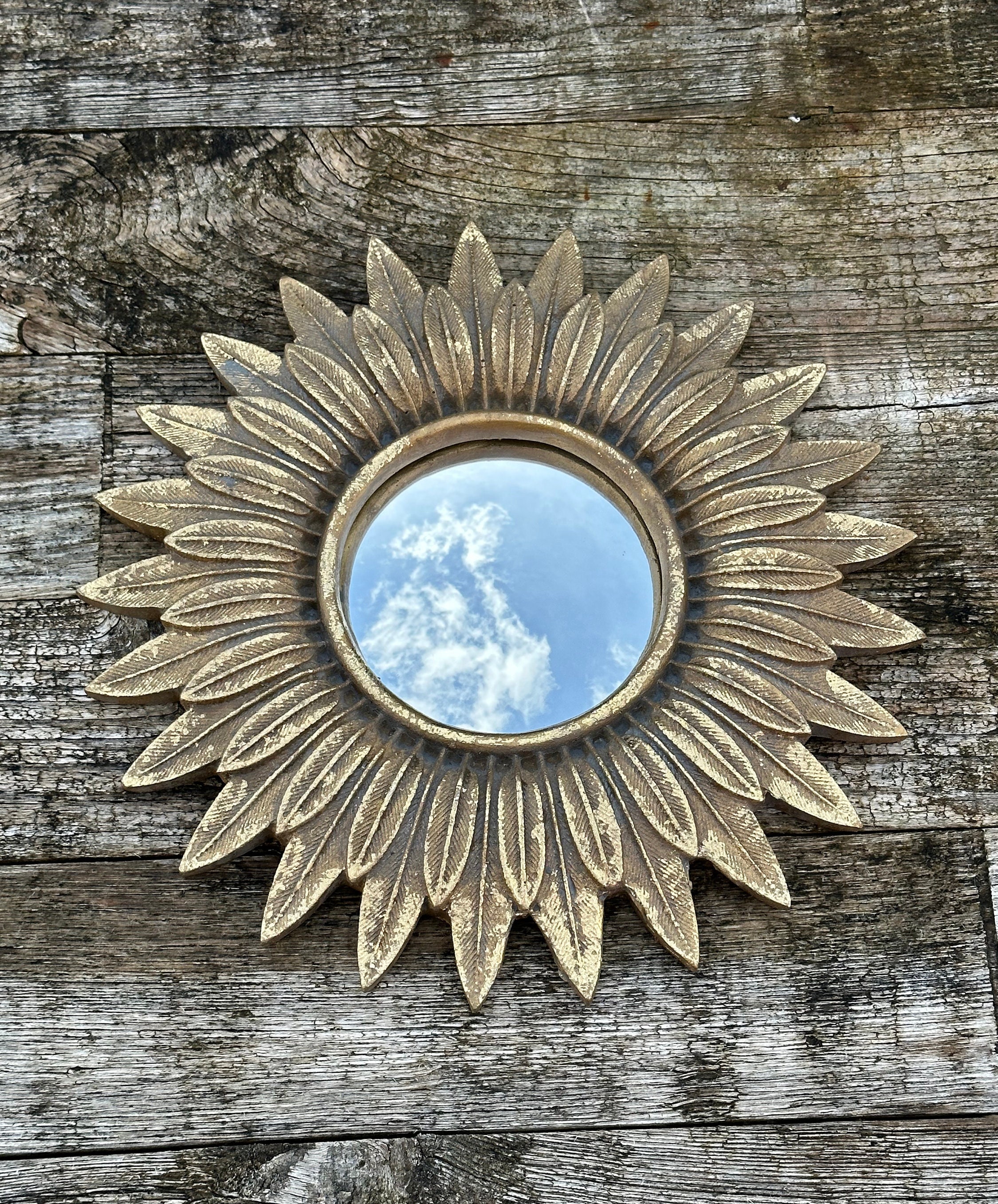 Decorative Small Round Wall Mirror Sunburst Starburst Antique Gold Sun 18cm