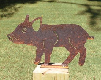 Rusty Pig Fence Topper, 10 inch Metal Pig Yard Art, Outdoor Garden Decor, Post and Railing Accent Sign, Farmhouse Animal Silhouette