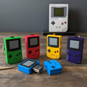 USB-stick in Game Boy-stijl | Retro gadget gemaakt met een 3D-printer (kleur naar keuze) - 8GB / 16GB / 32GB / 64GB / 128GB