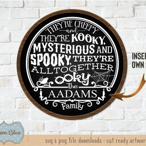 Descarga SVG redonda de la familia Aadams. Diseño de letrero redondo de Halloween svg. Divertidos archivos svg de Halloween. Archivo de corte svg de letras de la familia Adams.