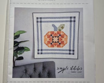Simple Stitches, Autumn in the Patch, finished quilt/wall hanging size 28.5"x28.5", see description and photos C.2022