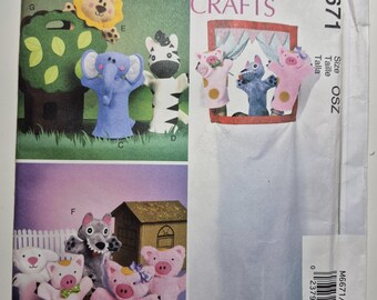 McCall's 6671 puppets and carry bag, uncut and factory folded, see description and photos C.2012
