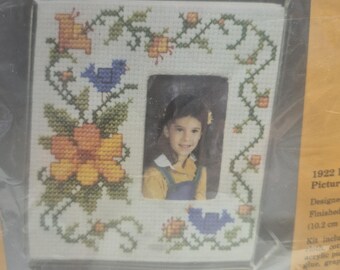 The Creative Circle, 1922 Birds and Blossoms Picture Frame, finished size 4"x4.5", unopened and unused C.1982