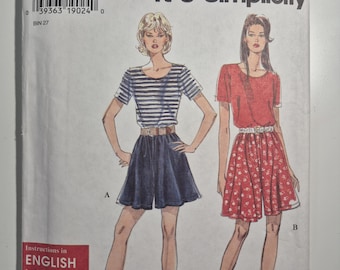 Simplicity 7191 shorts in 2 lengths and knit top. Sizes Xs-Xl, uncut and factory folded, see description and photos C.1996
