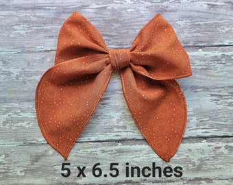 Dark orange sunflower fable hairbow, Hand tied fabric hair bow, Hairbow for fall, Sunflower hairbow, Gift for girls, Rust ponytail hair bow