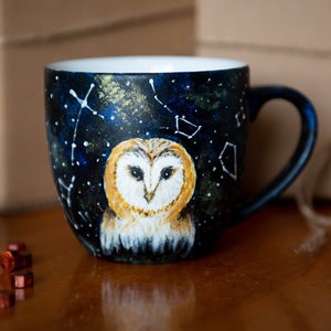 Zauberhafte Eule Galaxie Tasse Konstellationen, Witchy Kaffeetasse Sternennacht, Wintertasse für sie von ihm, Weihnachtsgeschenk von Mann an Frau