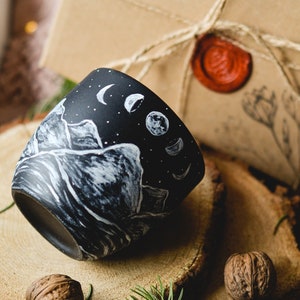 Berge Becher Mondphasen, Magische witchy Becher für Kaffee, Hexenkräuter Becher, Whimsygoth Bergliebhaber Geschenkideen, Ehemann Waldbecher