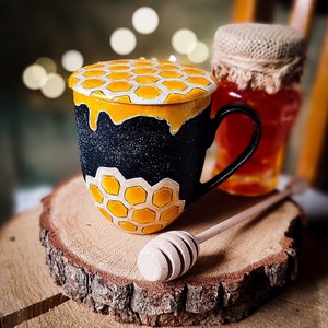 Honeycomb bee mug, loose leaf tea mug with infuser strainer, tea gift box bee lover, Magical coffee mug for gift,green witch decor, tea cozy