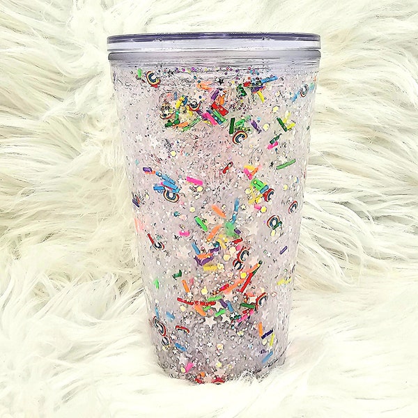 Regenbogen Kinder Becher mit Strohhalm und Deckel, benutzerdefinierte Glitter Schneekugel Becher, Regenbogen Kinder Geschenke, Kleinkind Starbucks Cup, Geburtstagsgeschenke für Kind