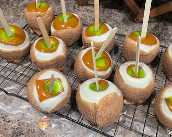 Tarta de manzana con manzanas acarameladas