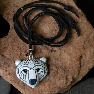 Eisbär-Halskette an Lederband oder Silberkette, White Spirit Animal Mosaik Totem