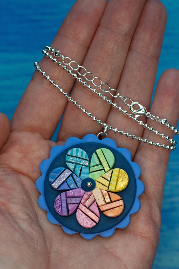 Flower Fidget Spinner, Pastel rainbow Colors, Kinetic Necklace, Unique Gift Idea, Unisex, Fun art to wear, Spin the Flower, Reduce Stress