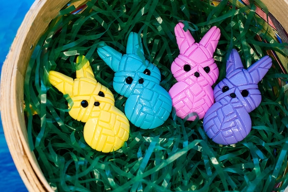 Easter Rabbit Pin Brooch in 4 pastel colors, Mosaic Art to Wear, Mother's Day gift Idea, Unique design, Symbol of Spring