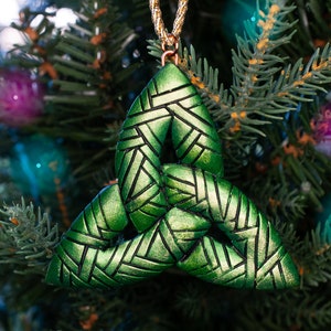 Celtic Knot Ornament, Christmas Tree Decoration, Festive Irish Emerald Green Holiday Decor, Mosaic Art, Unique Gift idea, Infinity Triangle