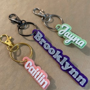 Personalisierte Name Schlüsselanhänger - Schlüsselring + Haken - 3D Gedruckt, Individuell Anpassbar und Bunt | Rucksack Namensschild | Namensschild | Gastgeschenk