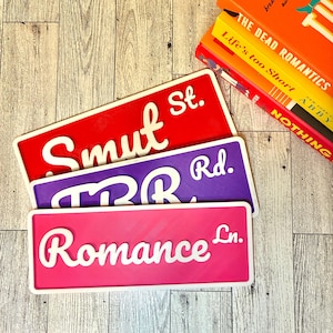 本好きの道路標識 – Smut St、TBR Rd、Romance Ln – 3D プリントの図書館装飾