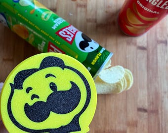 Das ultimative Chip Can Snack Set | Halter Tablett & Schnurrbart Mann Deckel | 3D gedrucktes Partygeschenk
