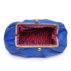 Exclusieve handgemaakte clutch met frame, nylonblauwe handtas, Kiss Lock-tas, retrostijl, crossbodytas, topsluitingstas, Anni Teriani-tas