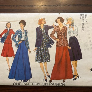 Jupes en deux longueurs Veste et foulard vintage 1975 Les femmes manquent de couture Pattern Style 1364 Taille de coupe 12