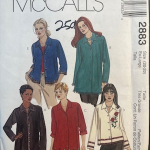 Peut inclure: Patron de couture McCall's numéro 2883 pour une chemise femme. Le patron comprend quatre styles de chemises différents avec différentes couleurs et embellissements. Le patron est pour les tailles 20-22, ou extra-large.