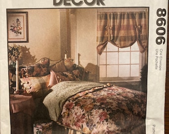 Bedroom Essentials Pillow Shams Comforter Cover Envelope Pillow Tablecloth Valance Curtains Sewing Pattern McCalls 8606 Uncut