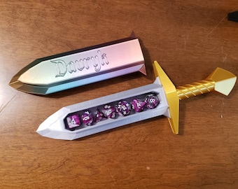 Bandeja de daga de dados PERSONALIZABLE / Almacenamiento de dados/caja para D&D / Dice Box Sword / Sword and Scabbard 3D Impreso! ¡Consíguelo completamente personalizado!