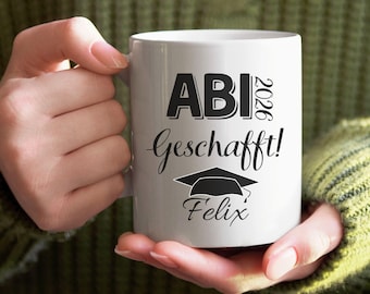 Personalized graduation mug with the saying: Graduation 2026 – Done! Congratulate your child on their graduation in style with this saying!