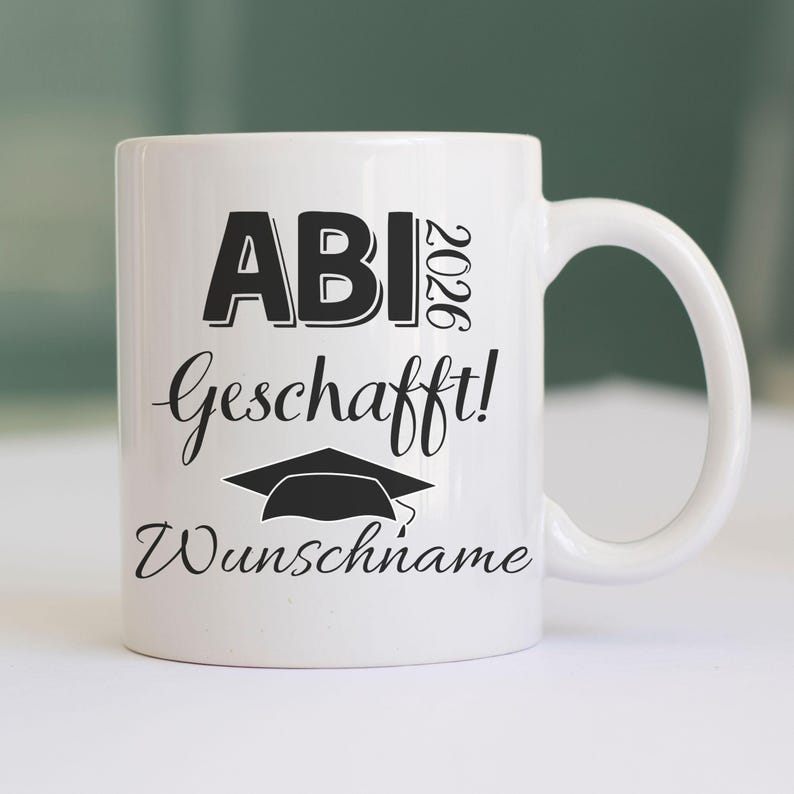 Personalized graduation mug with the saying: Graduation 2026 – Done! Congratulate your child on their graduation in style with this saying! Weiß/Uni