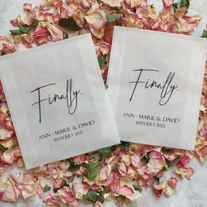 Biologisch abbaubares Konfetti. Personalisierte bedruckte vorgefüllte Pakete. Hochzeitskonfetti. Konfetti aus Blütenblättern. Konfetti-Pakete. Konfetti.
