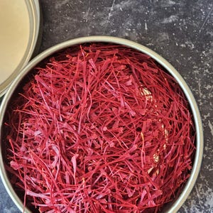 saffron threads. Premium organic Saffron threads.  A grade Saffron 5 gram tin.  Perisan Saffron.