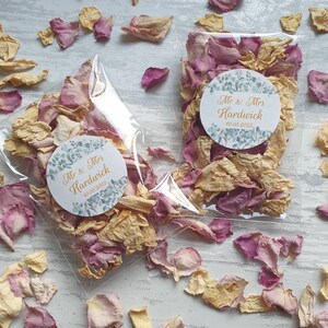 Confete Biodegradável. Pacotes pré preenchidos com adesivos personalizados. Pétalas de flores secas naturalmente. Confete de casamento. Confete de pétalas.