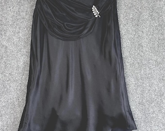Vintage WHBM silk skirt MED pull on lined stretch ruched brooch black cocktail