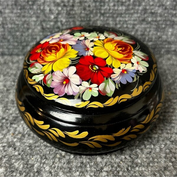 Vintage Russian lacquer jewelry box hand made hand painted 2.5”x4” trinket box