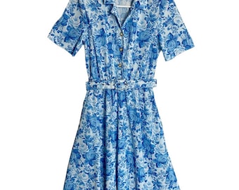 Vintage day dress blue cabbage rose print belted pockets shoulder pads size MED