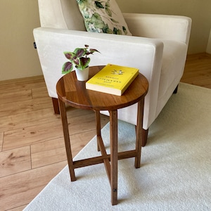 Side Table, Wooden End Table, Bedside Table, Solidwood Side Table, Round Side Table