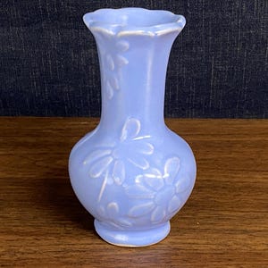 Vintage Ceramic Blue Daisy Bud Vase: Shawnee Pottery USA