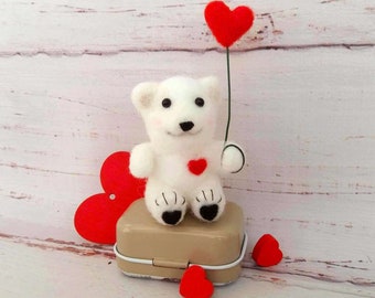 Needle felted bear with heart White polar bear miniature Mothers day gift idea Needle felted animal Valentines Decor Birthday gift idea