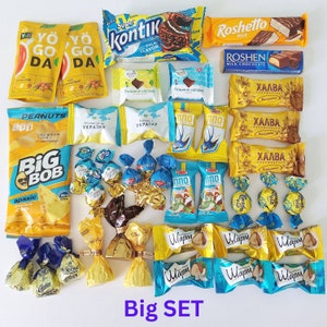 Boutique ukrainienne Vendeur ukrainien Boîte de bonbons ukrainienne Snacks ukrainiens Drapeau ukrainien Cœur en peluche Bleu jaune ornement Stand avec l'Ukraine