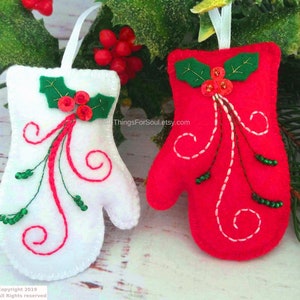 Felt Christmas mittens ornaments Christmas gloves ornaments Red and white Christmas tree decorations Baby first xmas Baby shower gift
