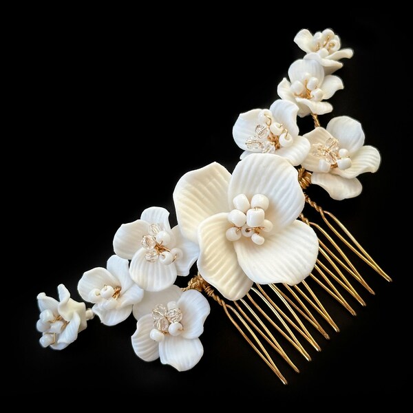 Wedding Hair Comb 2024, Wedding Hair Accessories for Bride, White Flower Hair Comb for Bride, Floral Hair Accessories for Wedding