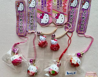 Bambola Hello Kitty con kimono floreale, 2004, ciondolo vintage Gotochi.