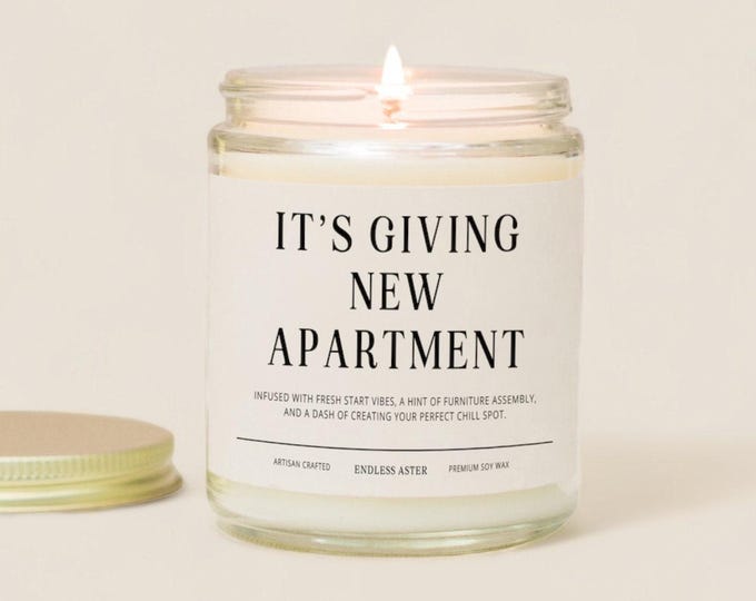Es gibt eine neue Wohnungskerzen-Geschenkbox, eine minimalistische Einweihungskerze, ein Städtisches Wohnungsdekor, ein Umzugsgeschenk für Freunde und Familie