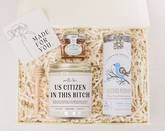 Citizenship Celebration "US Citizen In This Bitch" Candle Gift Box, Funny Congrats Candle, Naturalization Ceremony Gift for New USA Citizen