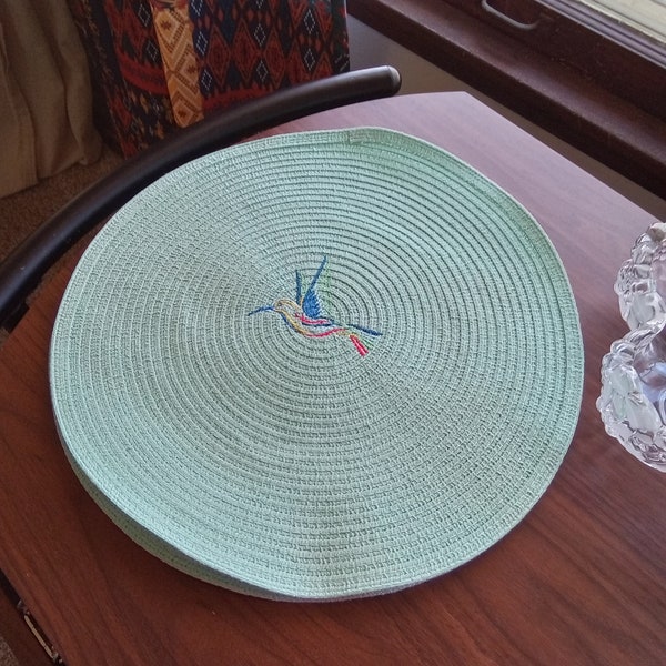 Hummingbird-Embroidered Woven Placemats 15" Mint