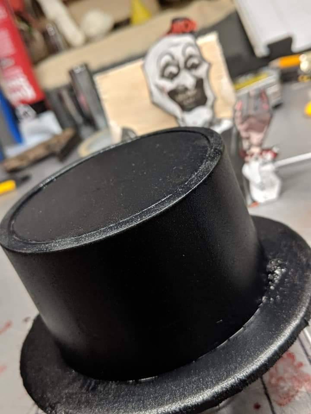 Creepy top hat sales